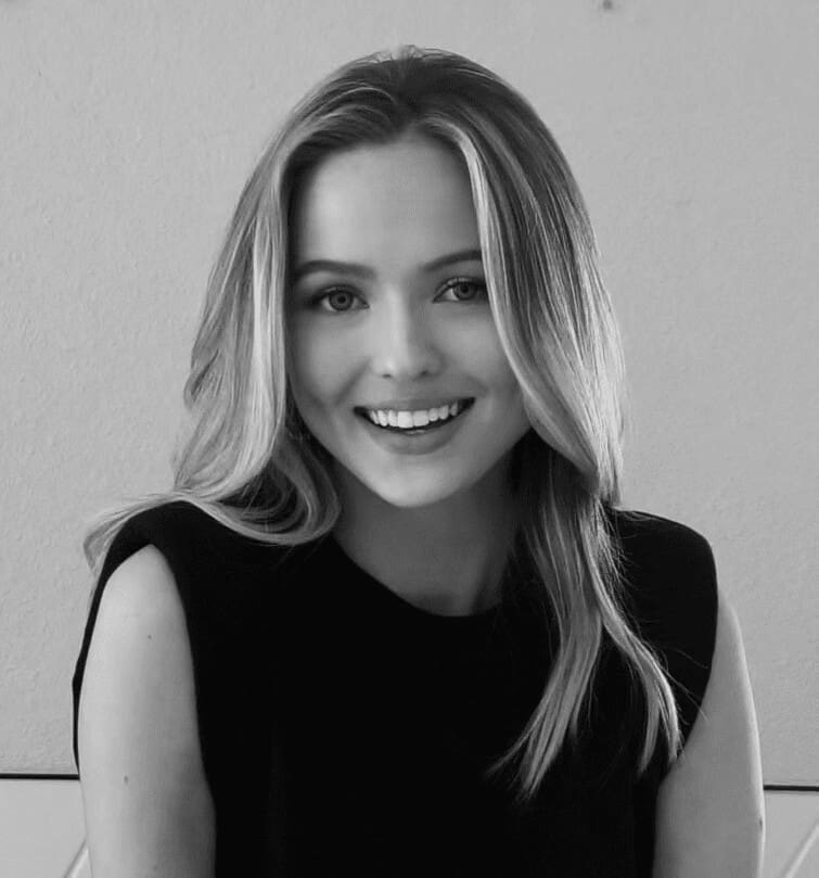 Allegra Headshot